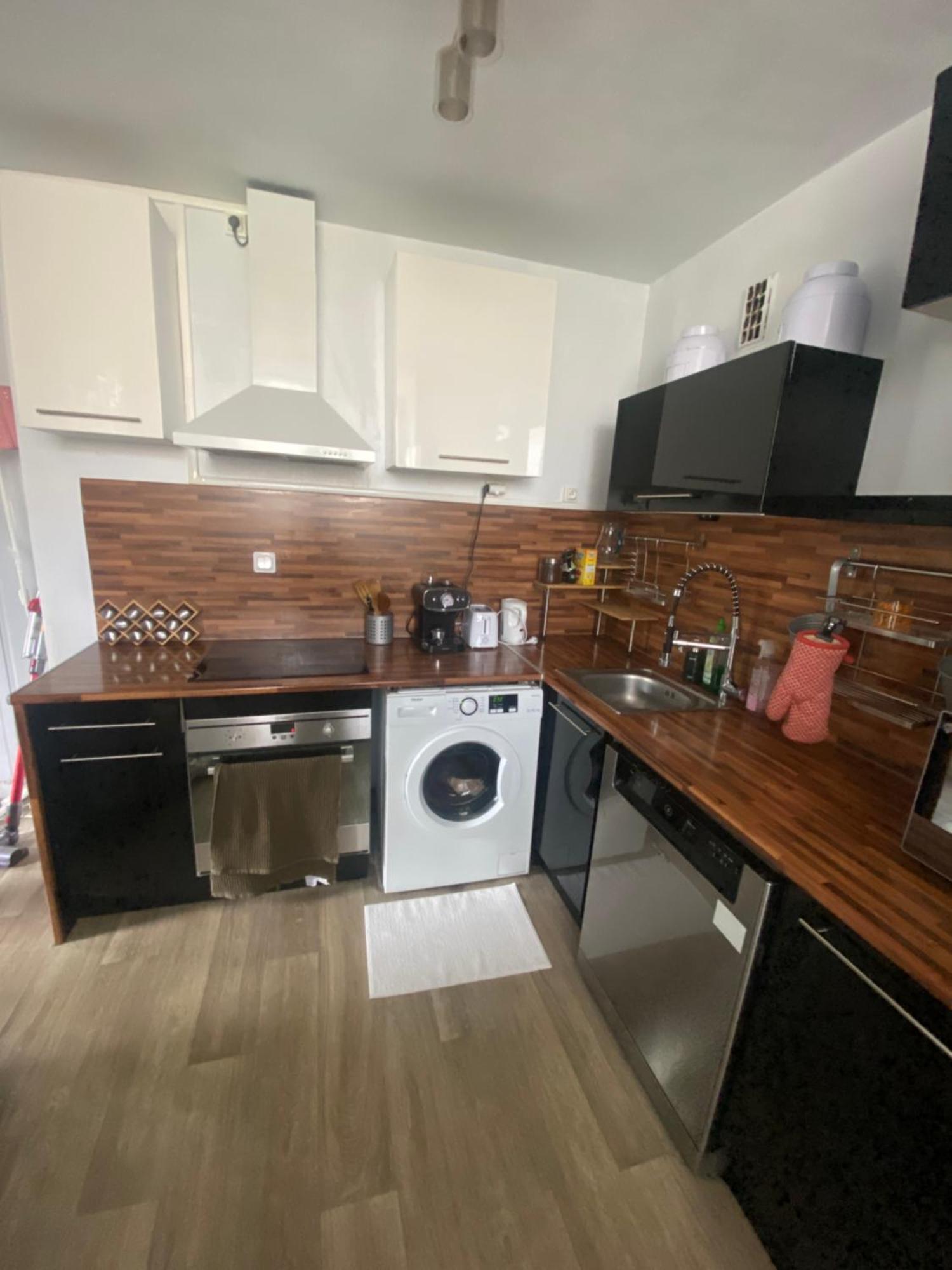 Appartement Bel Spacieux ,convivial De 3 Avec Parking Prive Secure