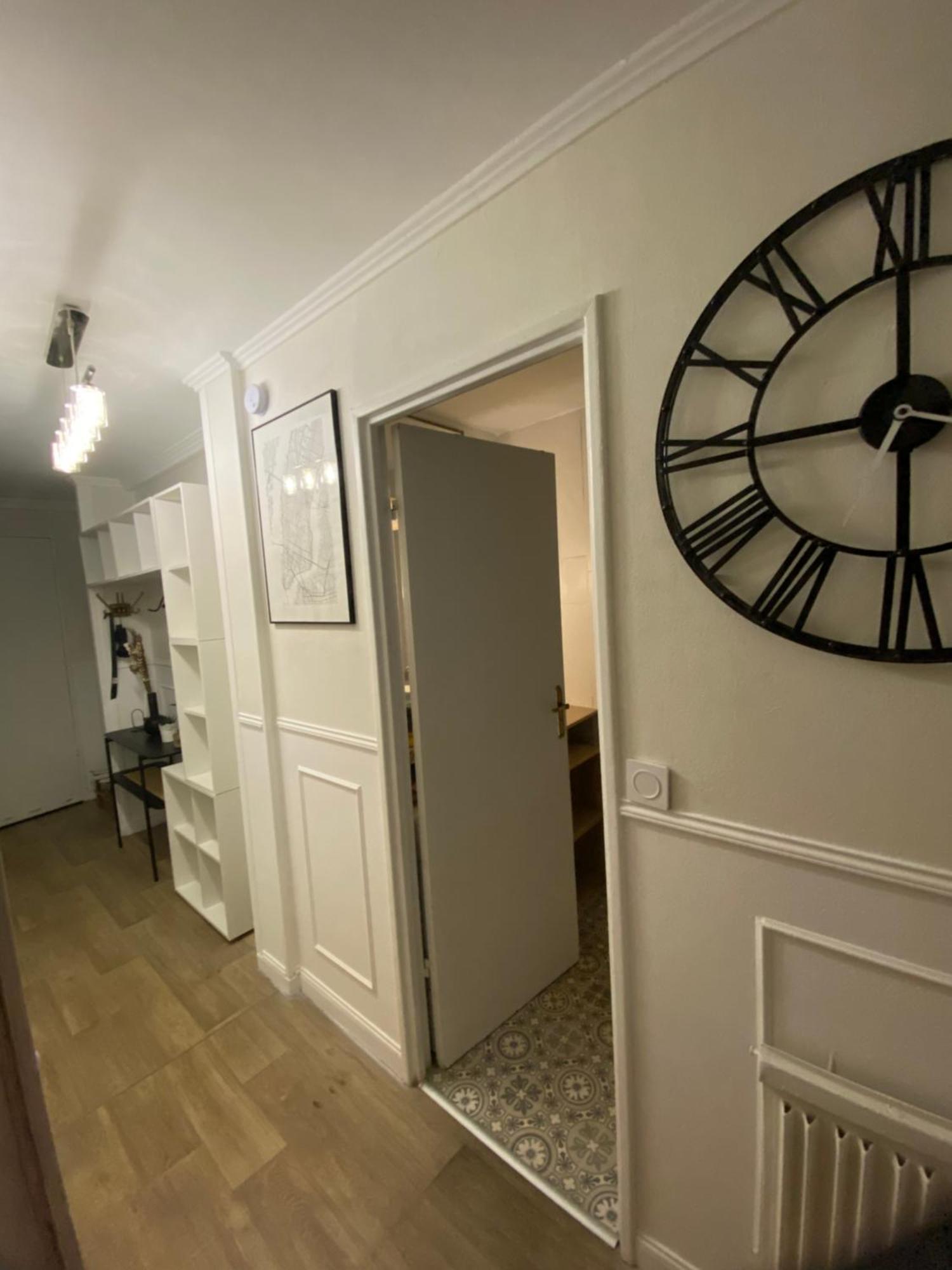 Appartement Bel Spacieux ,convivial De 3 Avec Parking Prive Secure *
